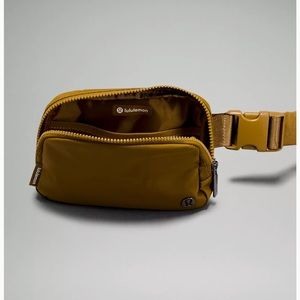 Lululemon Belt Bag, NWT, Burnt Caramel, Fall 2022.